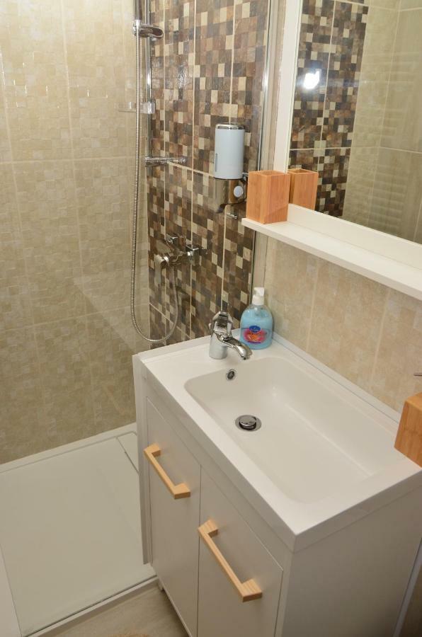 Aparthotel Danube غالات المظهر الخارجي الصورة
